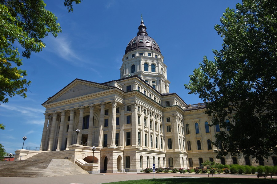 Corte Suprema de Kansas estudiará el uso de IA en la justicia - Jack Mateo News